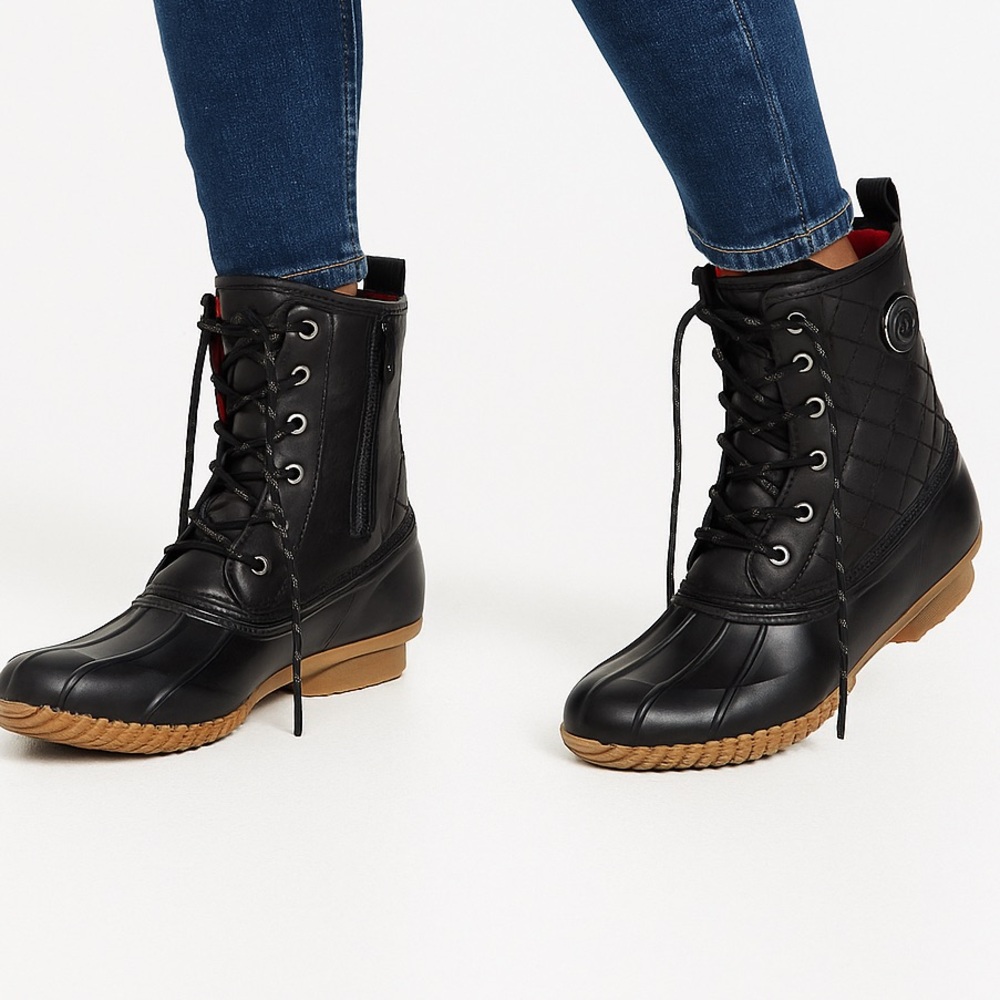 Tommy Hilfiger Black Quilted Lace-Up Duck Boot Red Lining – Women’s US 9M